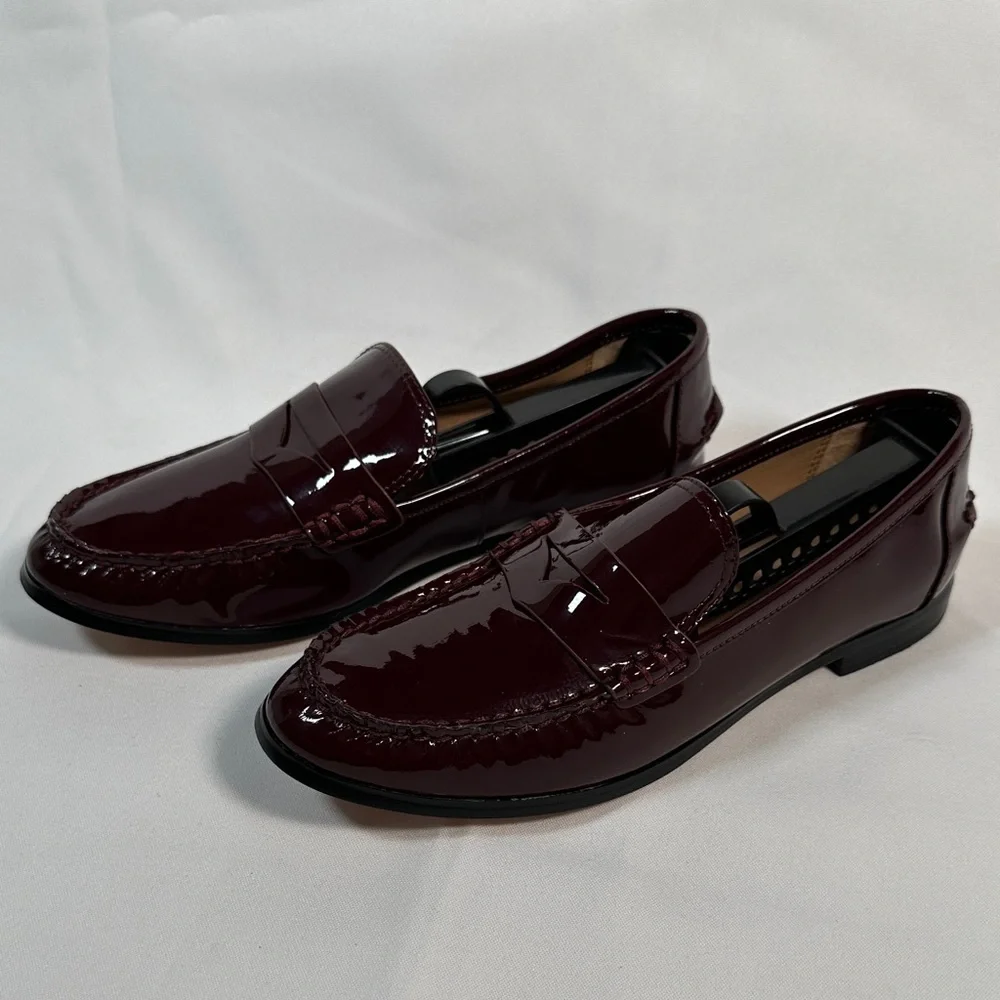 Banana Republic Burgundy Loafers Patent Leather Penny Size 6.5 Classic Preppy